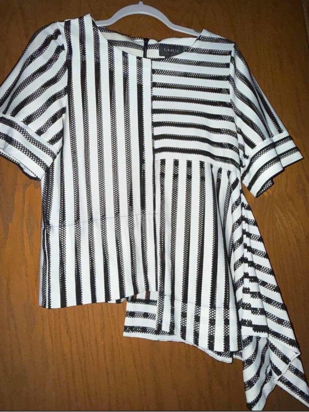 Gracia Black & White Striped Short-Sleeve Asymmetrical Hem Top